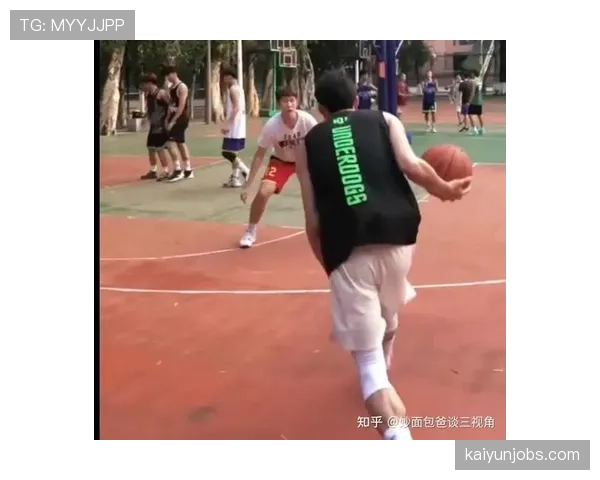 篮球规则中翻腕违例的界定标准与具体含义